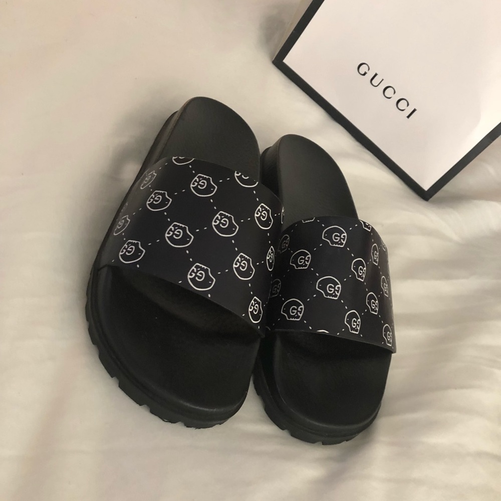 Gucci sandals black skulls